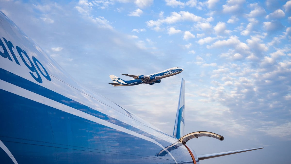 Air freight cargo handling at an airport terminal