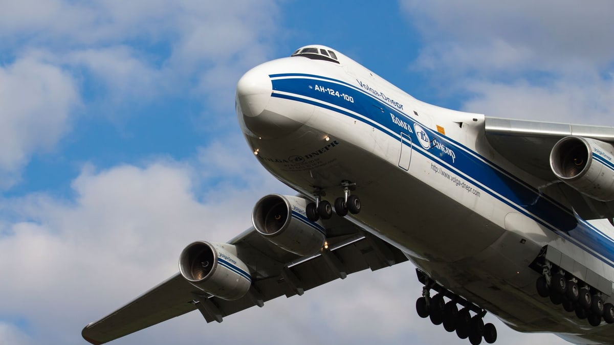 Air freight cargo handling at an airport terminal