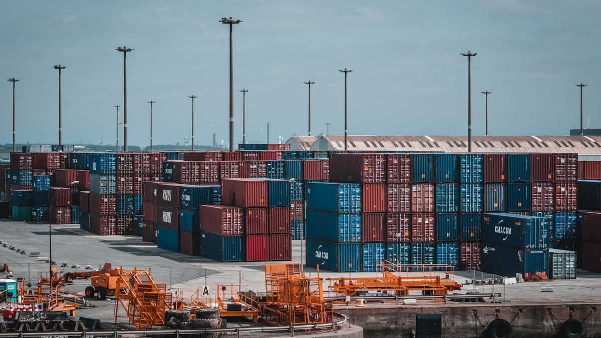 Palletized cargo in a warehouse for freight volume planning